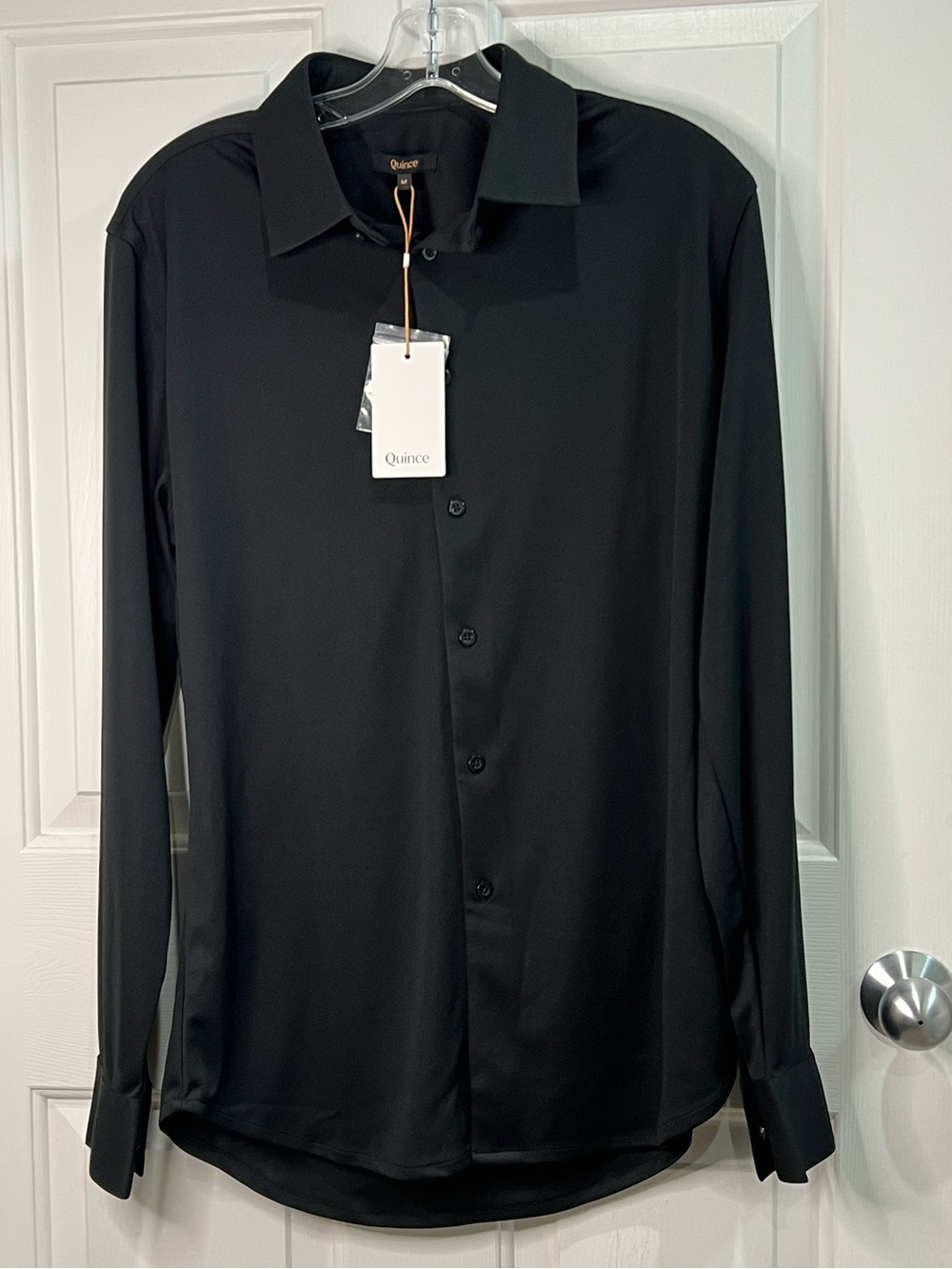 Quince NWT men’s commuter stretch pique long sleeve button down shirt black M